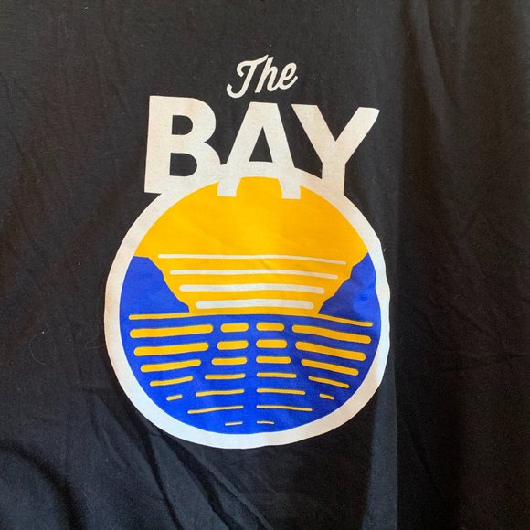 NWT Women's Fanatics Branded Golden State Warriors The Bay V-Neck T-Shirt, LARGE - Picture 3 of 7